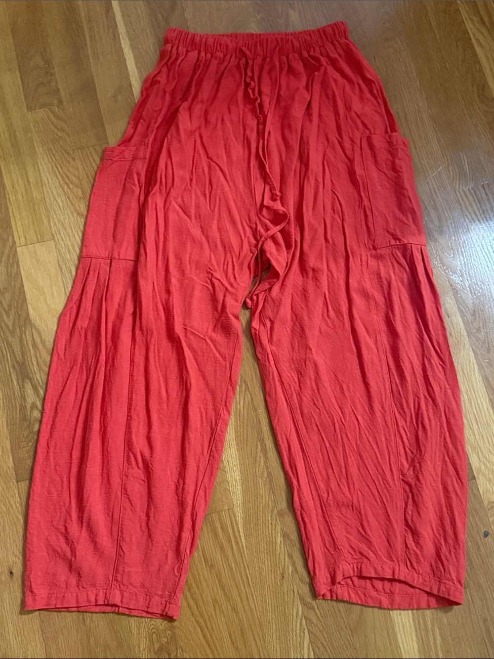 Relaxed Wide-Leg Red Women's Pants with Elastic Waist